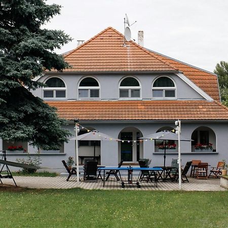 Alle Bed & Breakfast Keszthely Exterior photo
